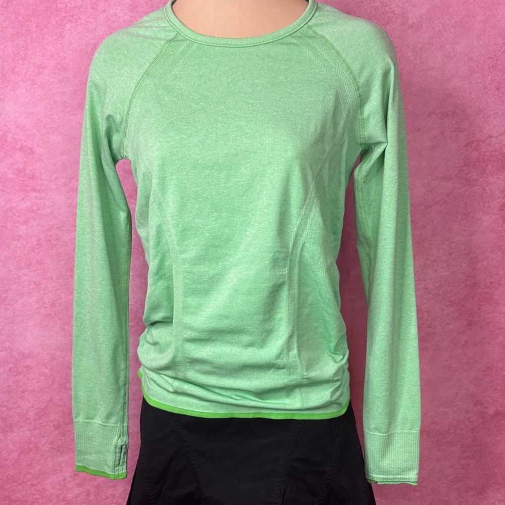 143. Athleta Green Long Sleeve Performance Top Women’s Small